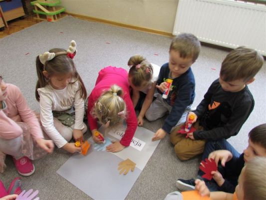 Grafika #10: 16.11.2020 Międzynarodowy Dzień Tolerancji gr II