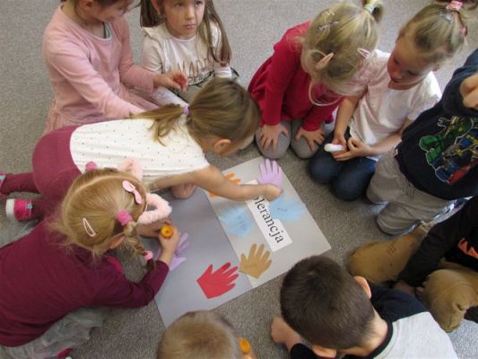 Grafika #11: 16.11.2020 Międzynarodowy Dzień Tolerancji gr II