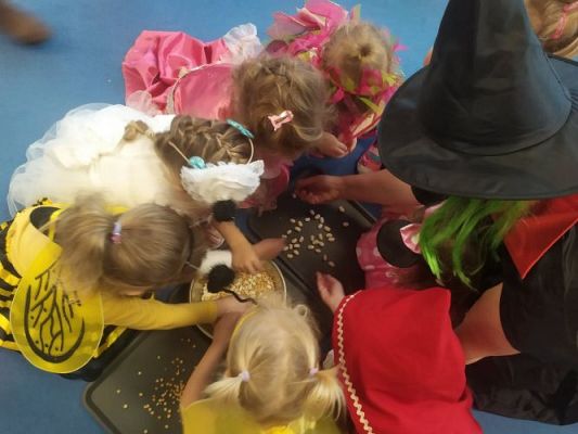 Grafika #11: 05.11.2020 W krainie bajek