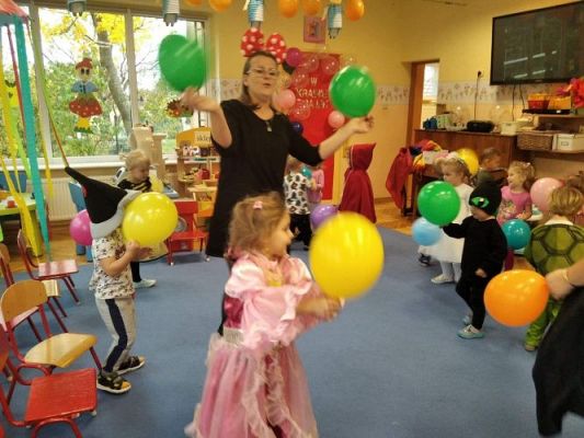 Grafika #24: 05.11.2020 W krainie bajek