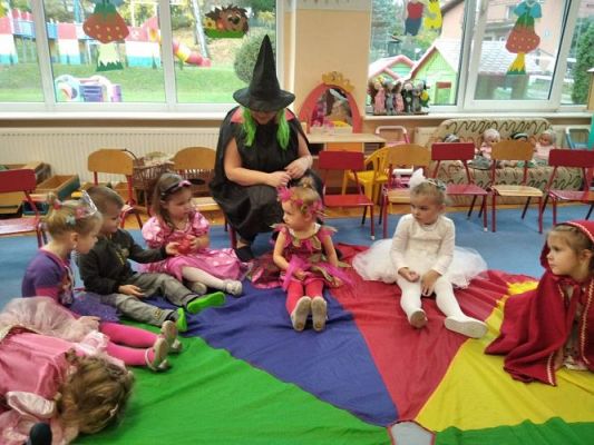 Grafika #25: 05.11.2020 W krainie bajek