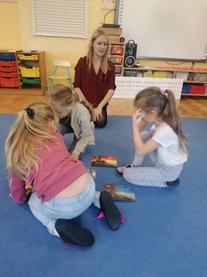 Grafika #27: 09.11.2020 Mieszkam w Polsce-zajęcia edukacyjne