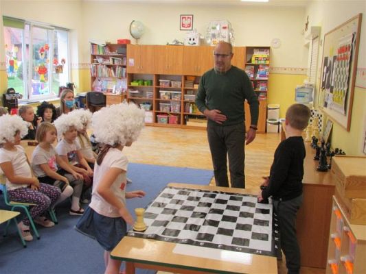 Grafika #16: 27.10.2020 Lekcja gry w szachy