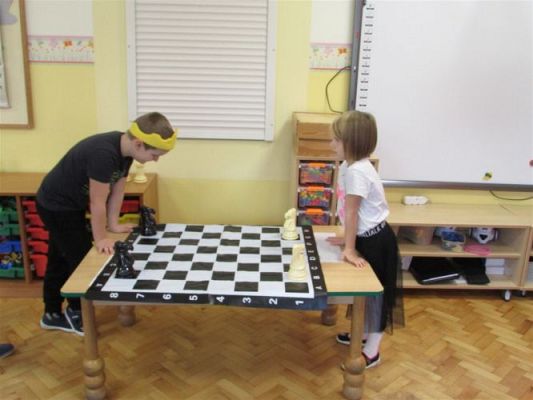 Grafika #19: 27.10.2020 Lekcja gry w szachy