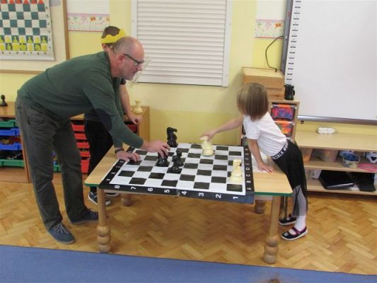 Grafika #20: 27.10.2020 Lekcja gry w szachy