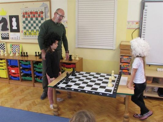 Grafika #22: 27.10.2020 Lekcja gry w szachy