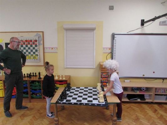 Grafika #28: 27.10.2020 Lekcja gry w szachy