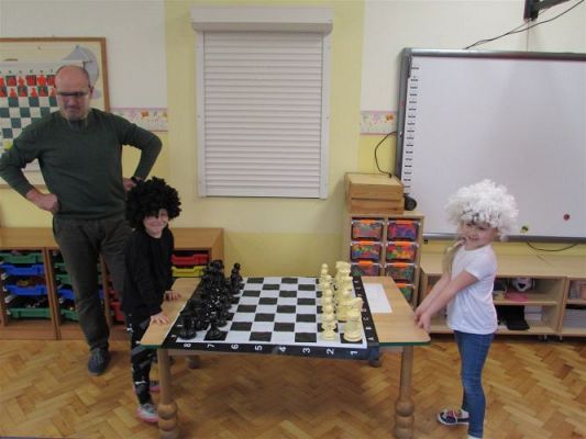 Grafika #29: 27.10.2020 Lekcja gry w szachy