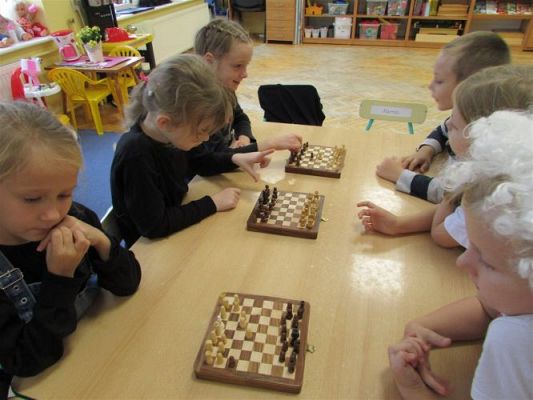 Grafika #49: 27.10.2020 Lekcja gry w szachy