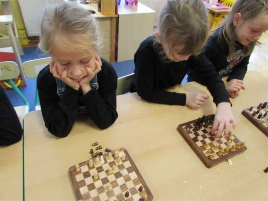 Grafika #59: 27.10.2020 Lekcja gry w szachy