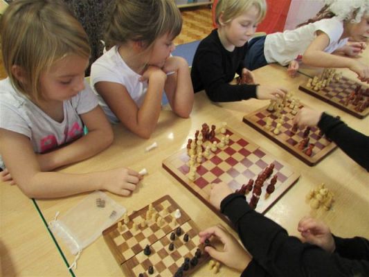 Grafika #60: 27.10.2020 Lekcja gry w szachy