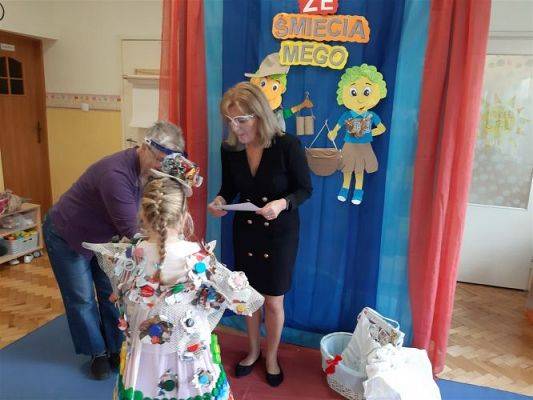 Grafika #12: 22.10.2020 Konkurs rodzinny - pokaz mody ekologicznej cz.II