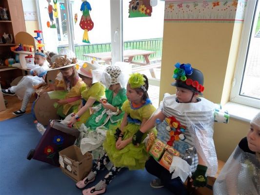 Grafika #6: 22.10.2020 Konkurs rodzinny - pokaz mody ekologicznej cz.I