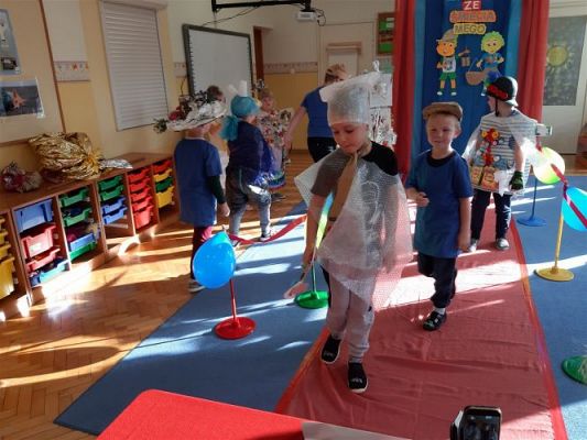 Grafika #74: 22.10.2020 Konkurs rodzinny - pokaz mody ekologicznej cz.I