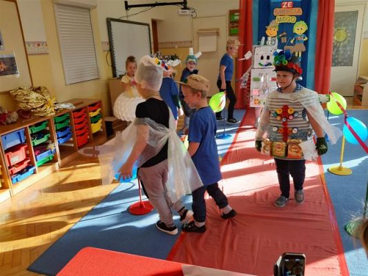 Grafika #75: 22.10.2020 Konkurs rodzinny - pokaz mody ekologicznej cz.I