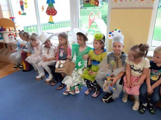 Grafika #4: 22.10.2020 Seniorzy czytają przedszkolakom