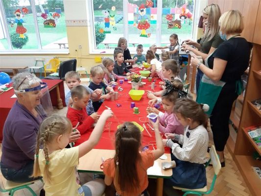 Grafika #16: 22.10.2020 Warsztaty kreatywne "Ćoś fajnego ze śmiecia mego"