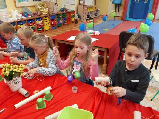 Grafika #18: 22.10.2020 Warsztaty kreatywne "Ćoś fajnego ze śmiecia mego"