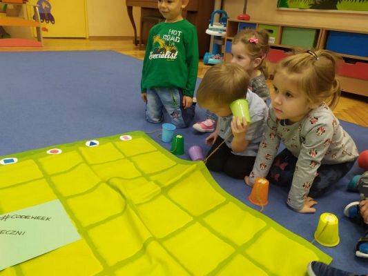 Grafika #1: 15.10.2020 Code week Bezpieczni w sieci