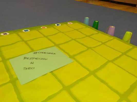 Grafika #9: 15.10.2020 Code week Bezpieczni w sieci