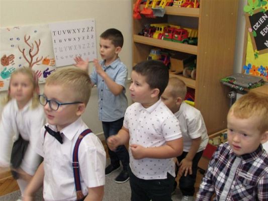 Grafika #38: 14.10.2020 Dzień Edukacji Narodowej