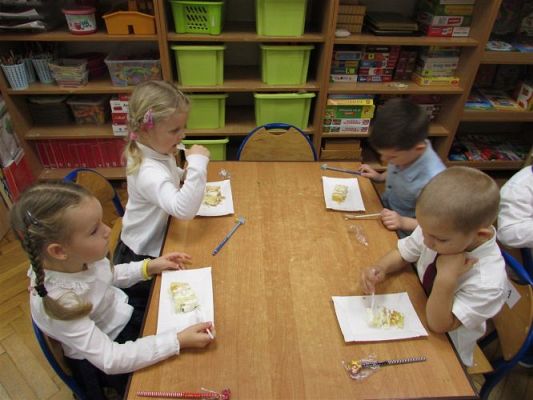 Grafika #48: 14.10.2020 Dzień Edukacji Narodowej