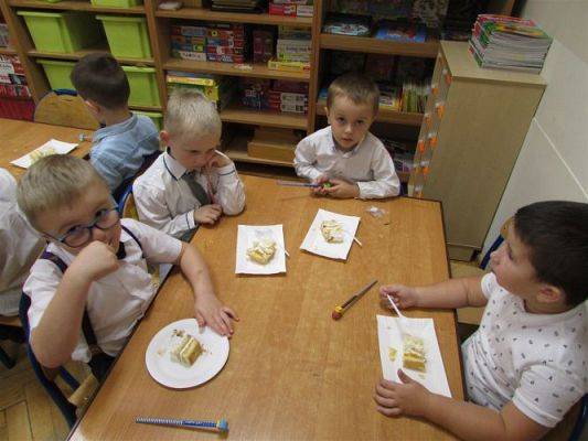 Grafika #49: 14.10.2020 Dzień Edukacji Narodowej