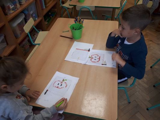 Grafika #0: 09.10.2020 CODE WEEK DZIEŃ 5 RYSUJĘ MALUJĘ KODUJĘ