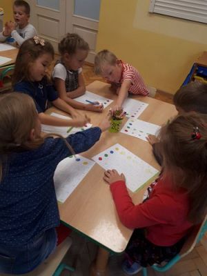 Grafika #4: 09.10.2020 CODE WEEK DZIEŃ 5 RYSUJĘ MALUJĘ KODUJĘ