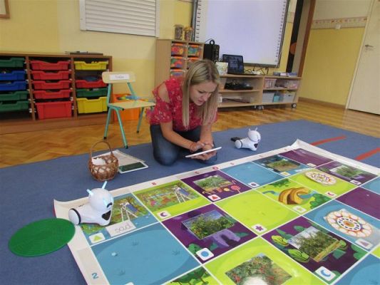 Grafika #4: 08.10.2020 Code WEEK Dzień 4 Zaprogramuj zdrowie - Wizyta Photona w sadzie