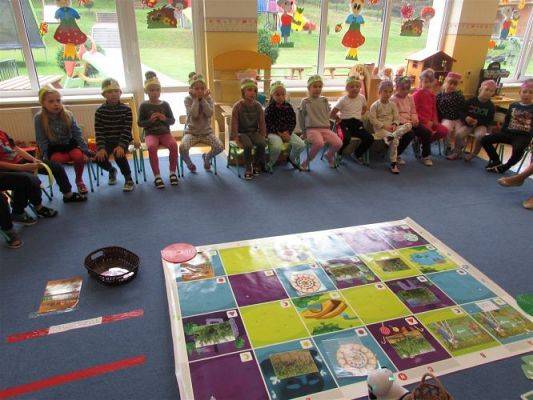 Grafika #11: 08.10.2020 Code WEEK Dzień 4 Zaprogramuj zdrowie - Wizyta Photona w sadzie