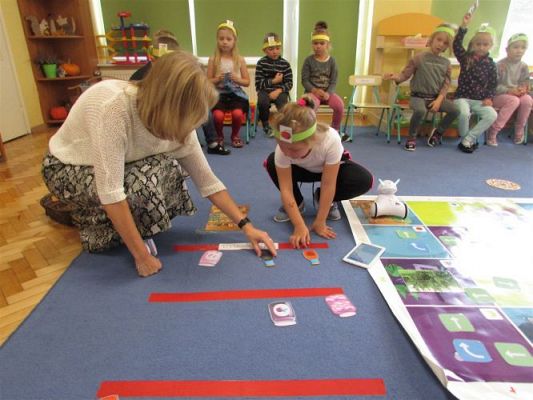 Grafika #34: 08.10.2020 Code WEEK Dzień 4 Zaprogramuj zdrowie - Wizyta Photona w sadzie