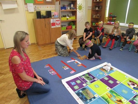 Grafika #39: 08.10.2020 Code WEEK Dzień 4 Zaprogramuj zdrowie - Wizyta Photona w sadzie