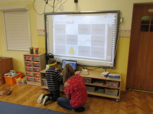 Grafika #45: 08.10.2020 Code WEEK Dzień 4 Zaprogramuj zdrowie - Wizyta Photona w sadzie