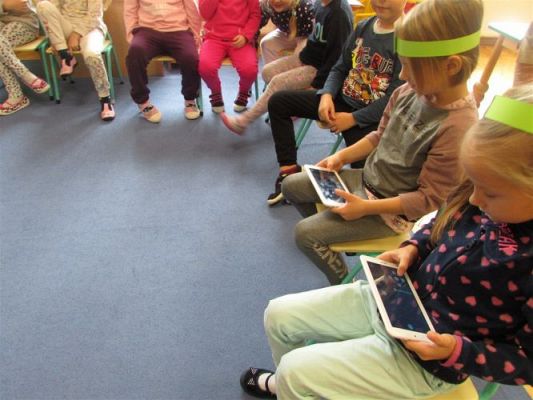 Grafika #60: 08.10.2020 Code WEEK Dzień 4 Zaprogramuj zdrowie - Wizyta Photona w sadzie