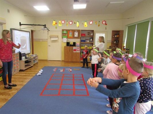 Grafika #62: 08.10.2020 Code WEEK Dzień 4 Zaprogramuj zdrowie - Wizyta Photona w sadzie