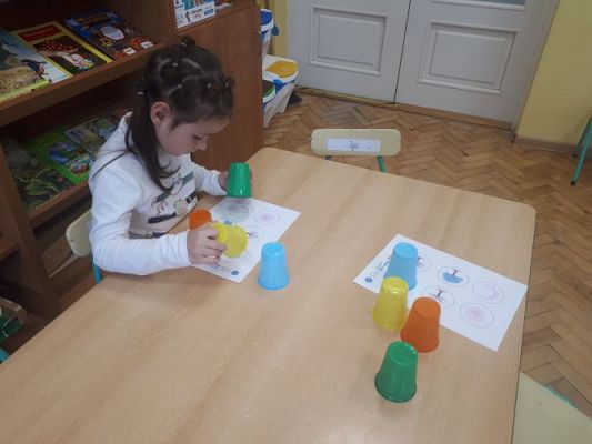 Grafika #6: 07.10.2020 CODE WEEK DZIEŃ 3 PĘTLE-SZUKAMY POWTÓRZEŃ W CODZIENNYCH CZYNNOŚCIACH