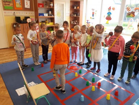 Grafika #17: 06.10.2020 CODE WEEK DZIEŃ 2 MUZYCZNY KOD CAŁA POLSKA PROGRAMUJE