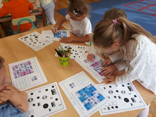 Grafika #23: 06.10.2020 CODE WEEK DZIEŃ 2 MUZYCZNY KOD CAŁA POLSKA PROGRAMUJE