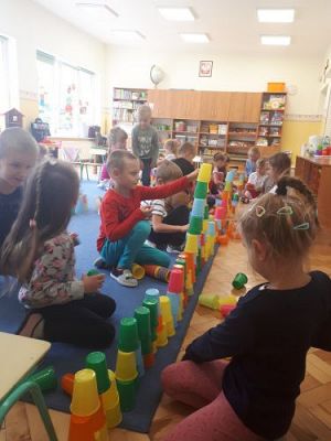 Grafika #30: 05.10.2020 Code Week Dzień 1 "Kubeczki od A do Z Cała Polska Programuje Gr III