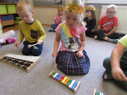 Grafika #11: 01.10.2020 Dzień Muzyki gr II