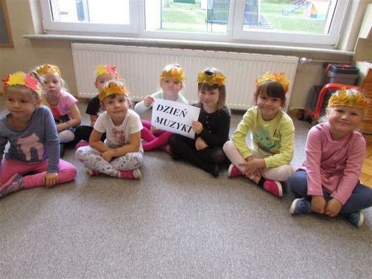 Grafika #37: 01.10.2020 Dzień Muzyki gr II