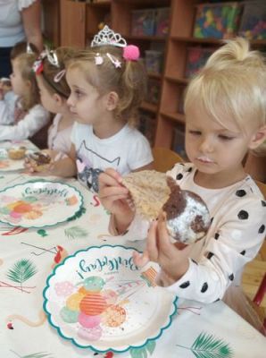 Grafika #10: 30.09.2020 Dzień Chłopaka gr I