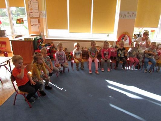 Grafika #1: 22.09.2020 Spotkanie z policjantem - Bezpieczna droga do przedszkola