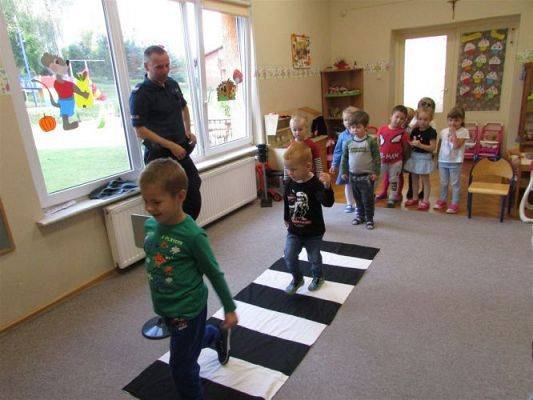 Grafika #26: 22.09.2020 Spotkanie z policjantem - Bezpieczna droga do przedszkola