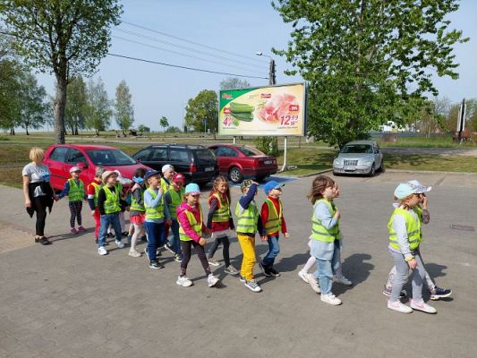 Grafika #1: 19.05.2022 Wycieczka do sklepu w poszukiwaniu produktów ekologicznych