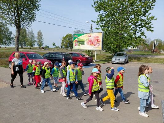 Grafika #2: 19.05.2022 Wycieczka do sklepu w poszukiwaniu produktów ekologicznych