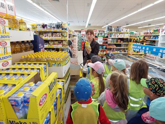 Grafika #8: 19.05.2022 Wycieczka do sklepu w poszukiwaniu produktów ekologicznych