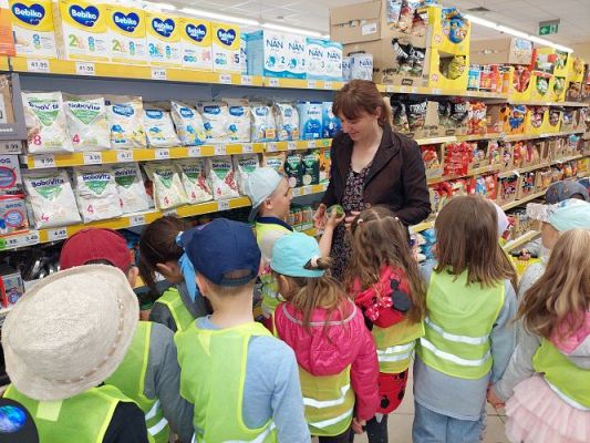 Grafika #22: 19.05.2022 Wycieczka do sklepu w poszukiwaniu produktów ekologicznych