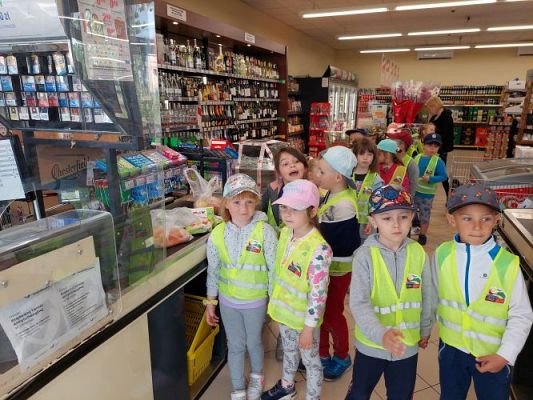 Grafika #25: 19.05.2022 Wycieczka do sklepu w poszukiwaniu produktów ekologicznych